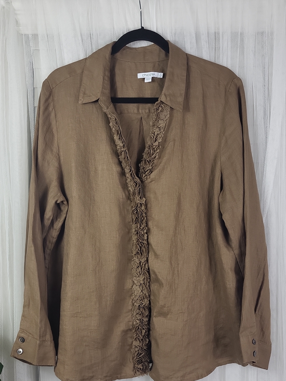 Chico's Linen Flower Embellished Ruffle-Trim Button Blouse. Size 2‎ (12-14 - L)